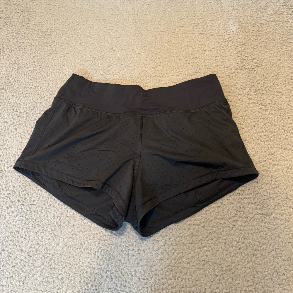 Lululemon Final Lap Shorts Womens 6 Black 2.5" Lined Lightweight Running